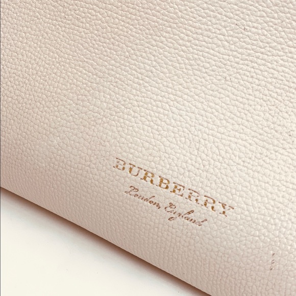 Burberry Leather White Black Handbag. W/COA - Picture 2 of 8